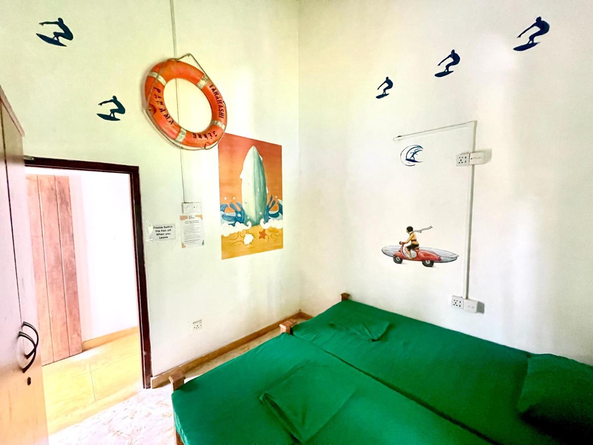 Rockstel Towers Backpacker Hostel Unawatuna Exterior photo
