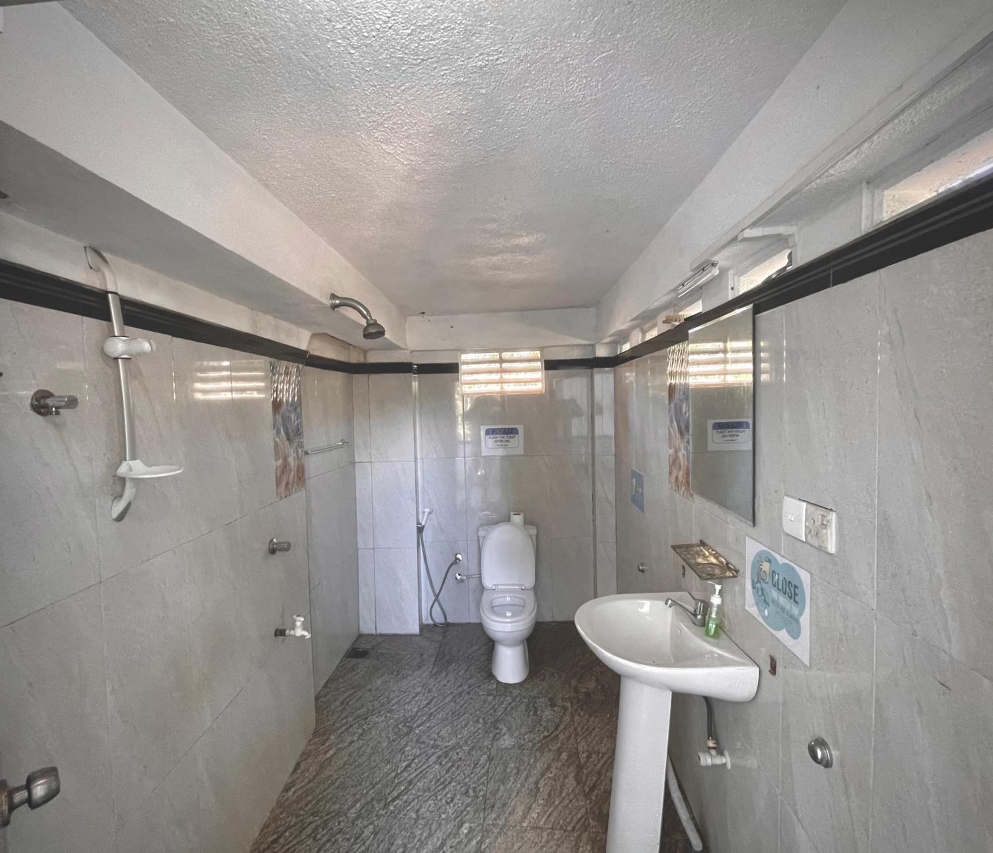 Rockstel Towers Backpacker Hostel Unawatuna Exterior photo