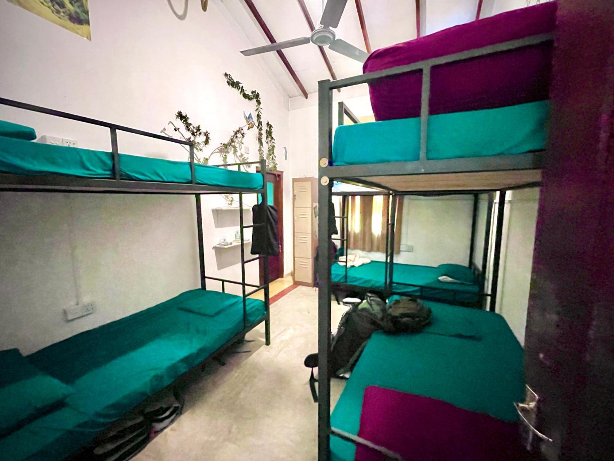 Rockstel Towers Backpacker Hostel Unawatuna Exterior photo
